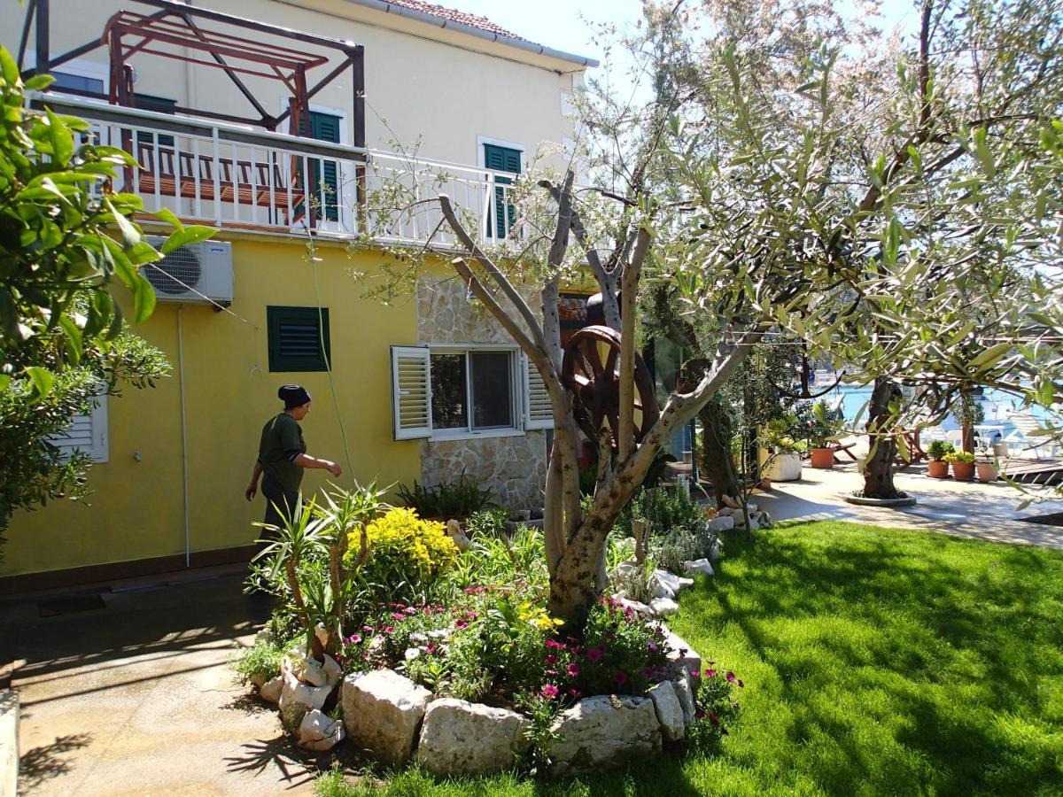 Apartment Blace 16068B Luaran gambar